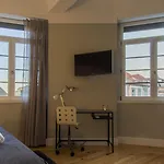 Feel Porto Downtown Apartments & Studios *