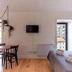 Feel Porto Downtown Apartments & Studios *