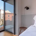 Feel Downtown & Apartman Porto