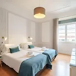 Feel Downtown & Apartman