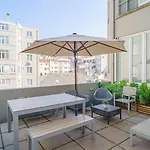 Feel Downtown & Apartman