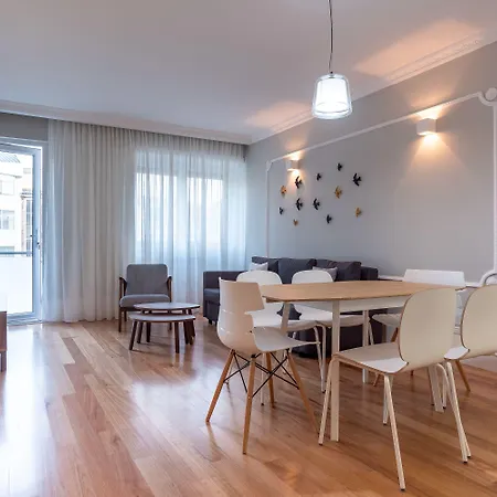 Feel Downtown & بورتو