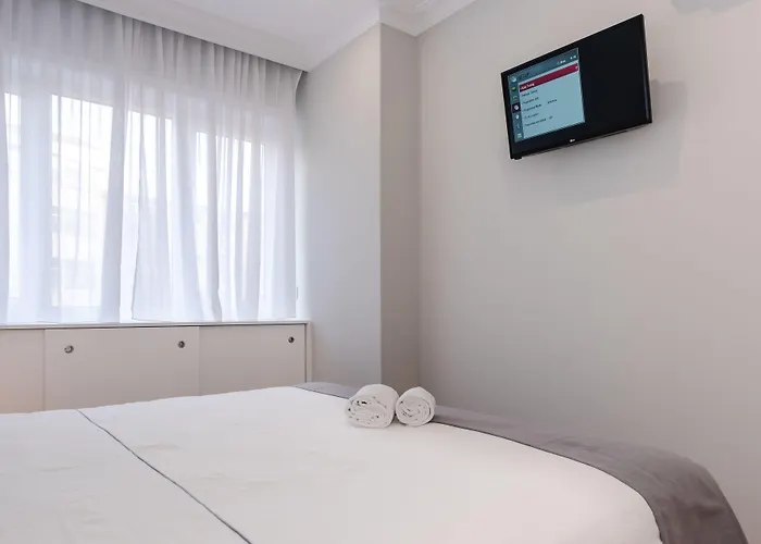 Feel Porto Downtown Apartments & Studios *