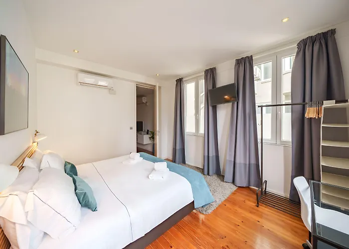 Feel Porto Downtown Apartments & Studios Apartment