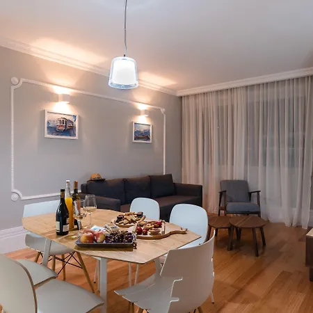Feel Porto Downtown Apartments & Studios